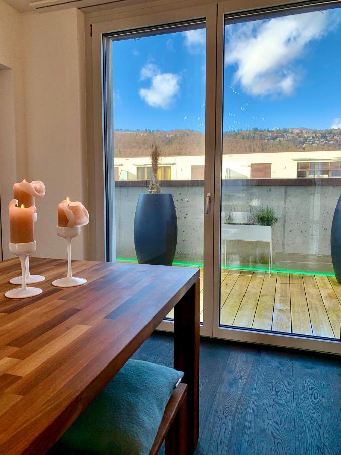 Central & Elegant Room In Biel Exterior photo