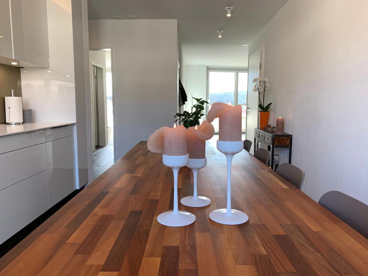 Central & Elegant Room In Biel Exterior photo