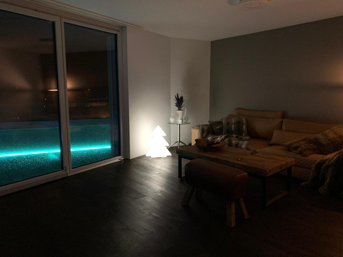 Central & Elegant Room In Biel Exterior photo