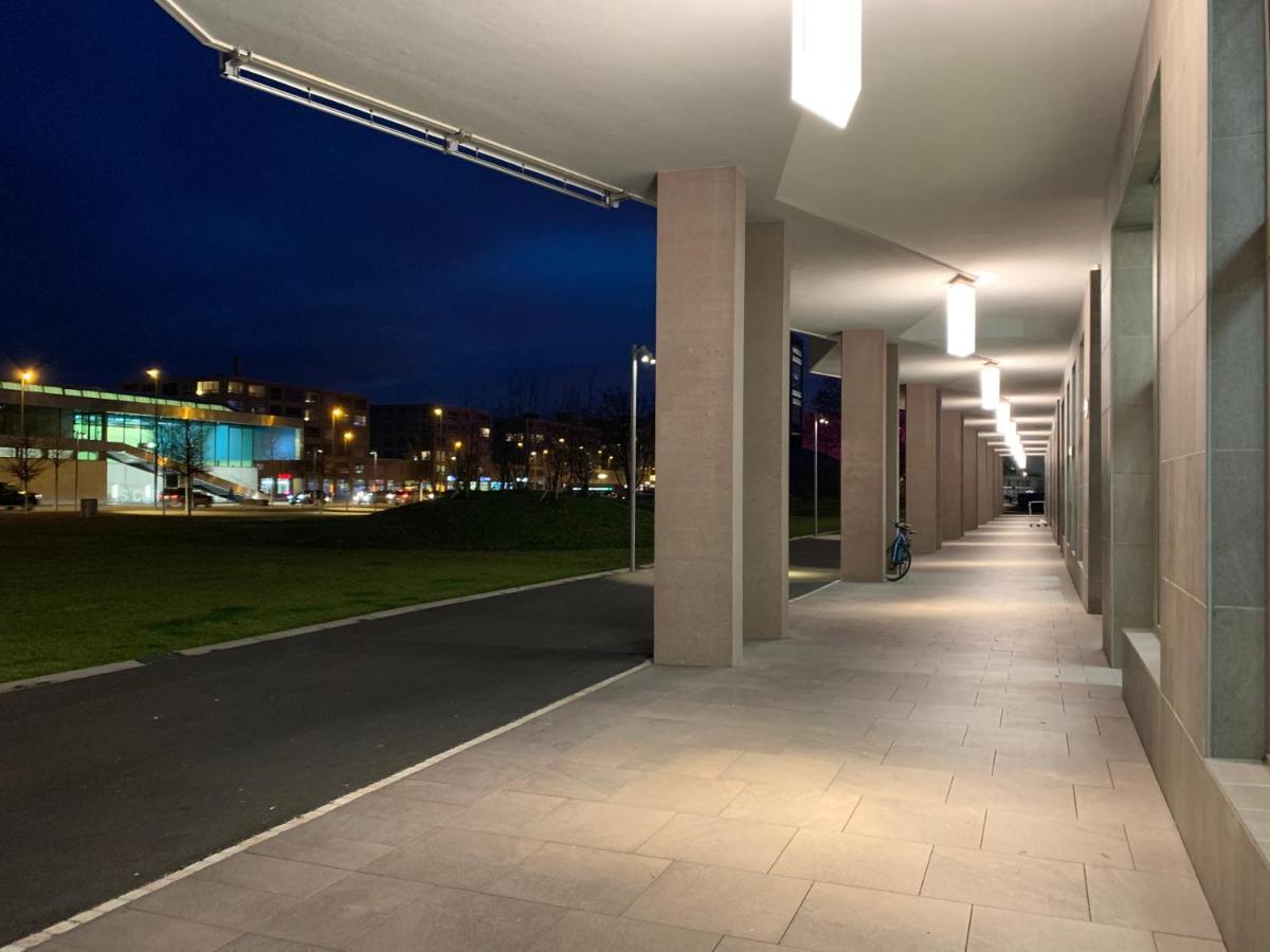 Central & Elegant Room In Biel Exterior photo