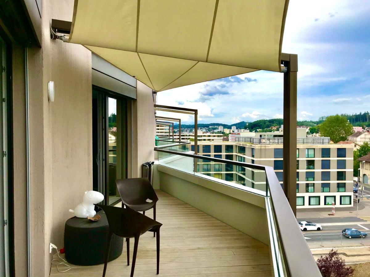Central & Elegant Room In Biel Exterior photo