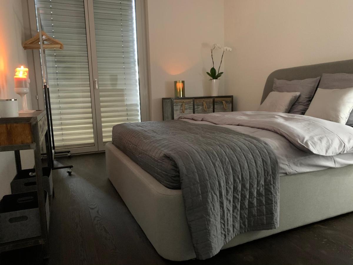 Central & Elegant Room In Biel Exterior photo